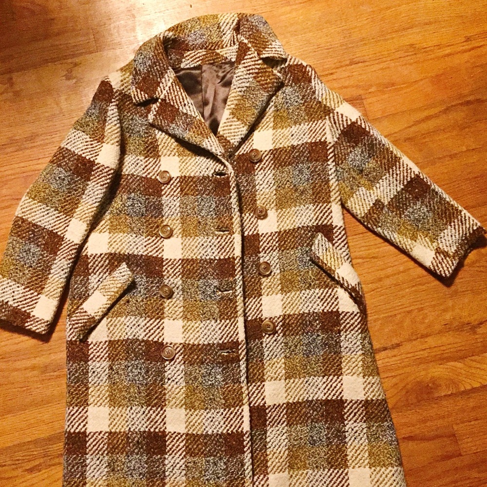 ⭐️ SOLD ⭐️ Vintage Wool Coat